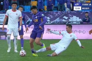 开云体育-记者谈萨尔瓦多伤情：应该是比较严重的复合韧带伤，情况不乐观