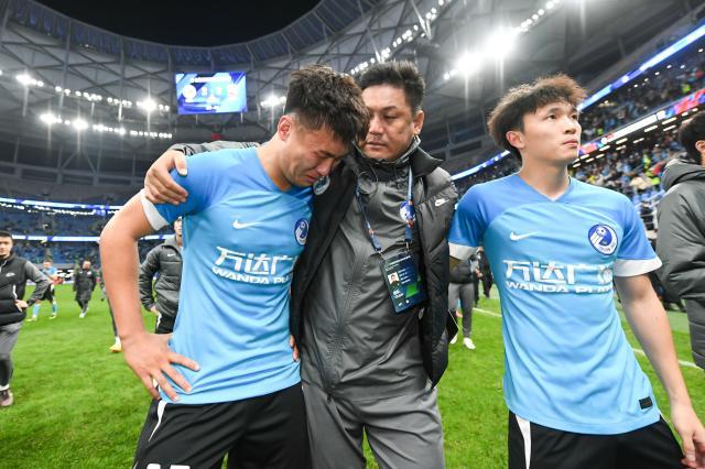 kaiyun 官网-保级大戏跌宕起伏！ 大连人上岸79分钟却痛失好局