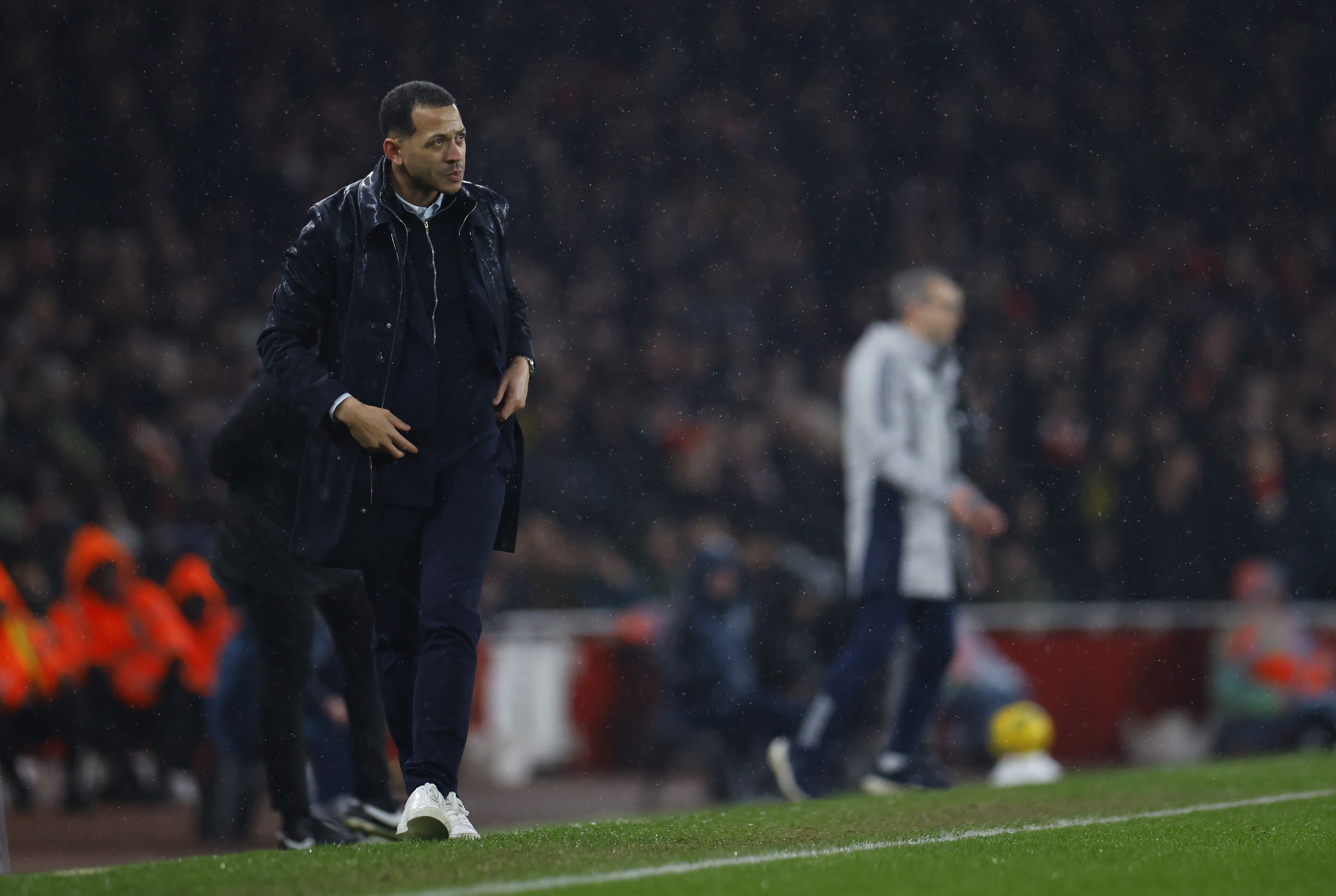 网页版登录-失误送礼！电讯报：罗塞尼尔更喜欢约恩森，因为他出球比桑切斯好