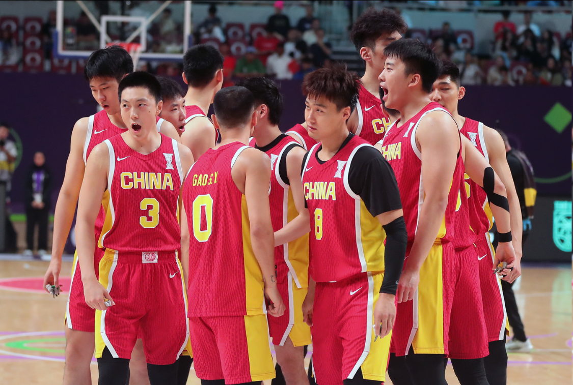 kaiyun 官网-每天补贴300！中国男篮除夕还在训练，球迷：假装努力