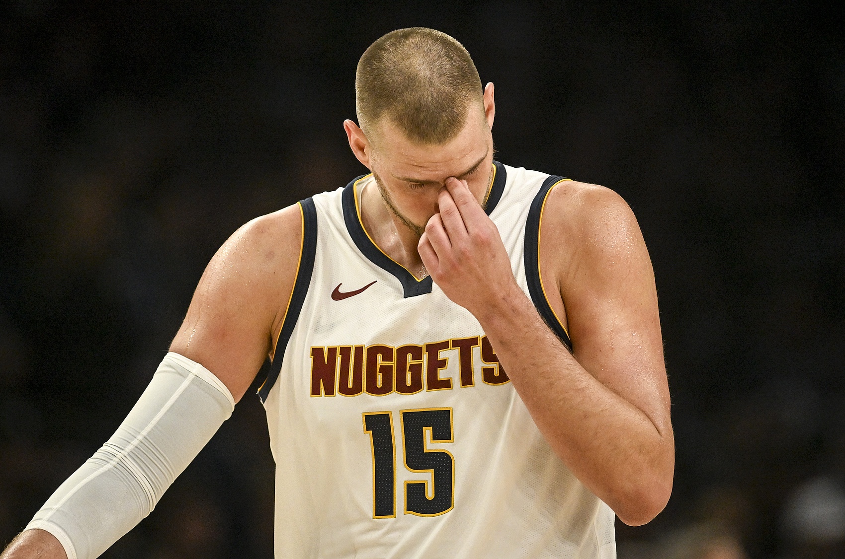 开云体育-约基奇系列赛对阵50胜球队1胜6负！去年首轮抢七力克快船才破僵